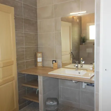 L Esquisse Apartment *